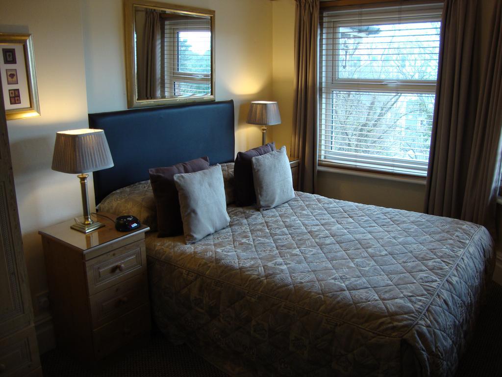 The Newark Hotel Борнмът Екстериор снимка