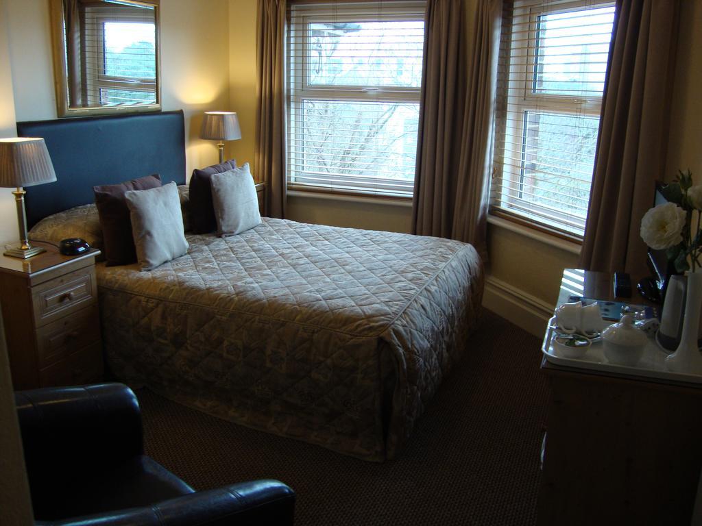 The Newark Hotel Борнмът Екстериор снимка