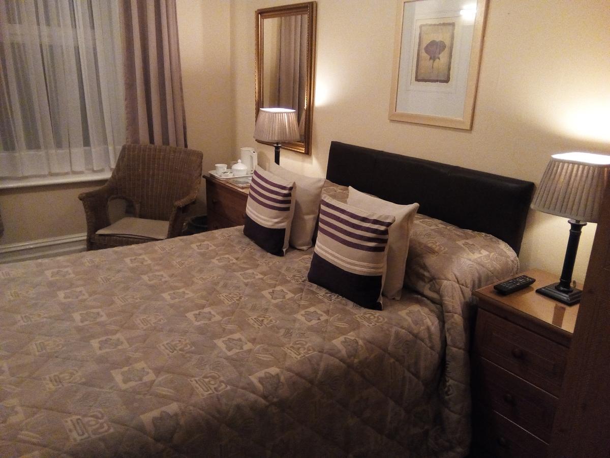 The Newark Hotel Борнмът Екстериор снимка